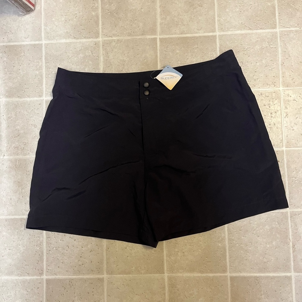 LL Bean Supplex Shorts Size 12 NWT